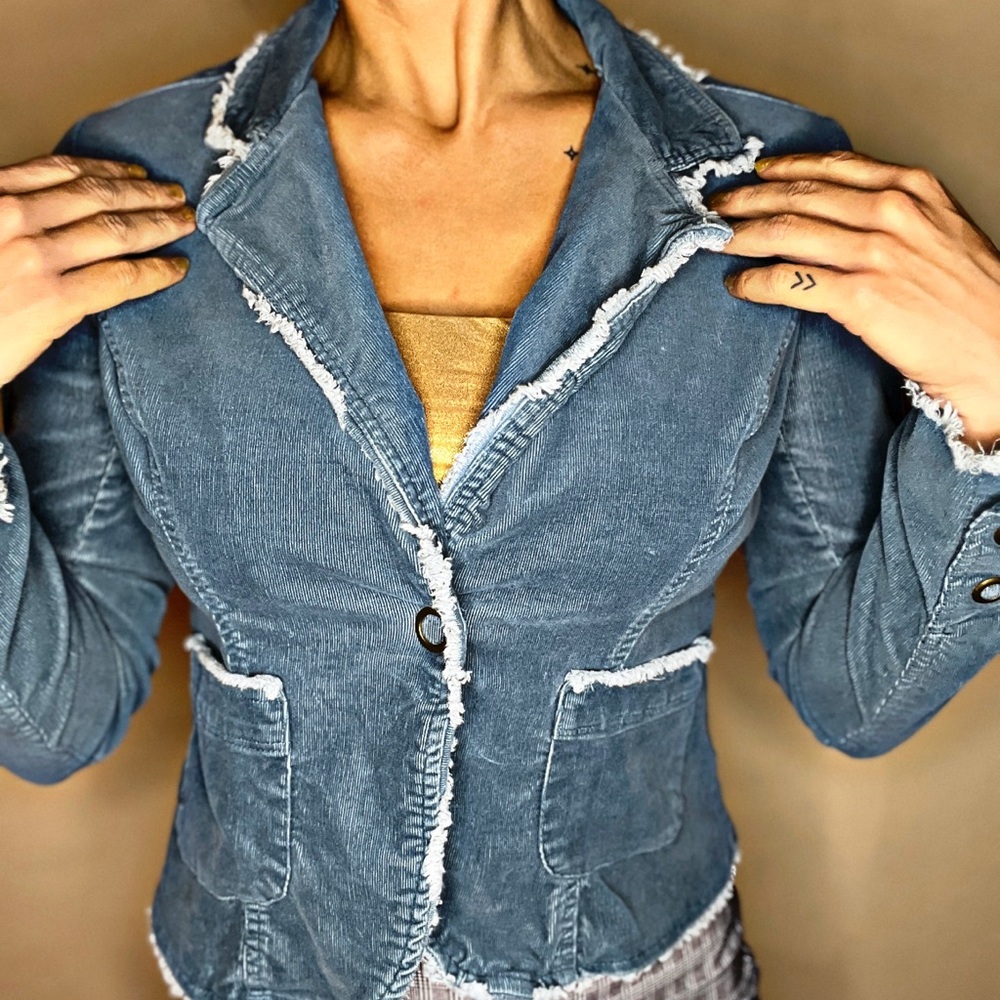 SEVENTEEN Vintage y2k Blue Frayed Denim Jacket 90s Fashion Very Stretchy